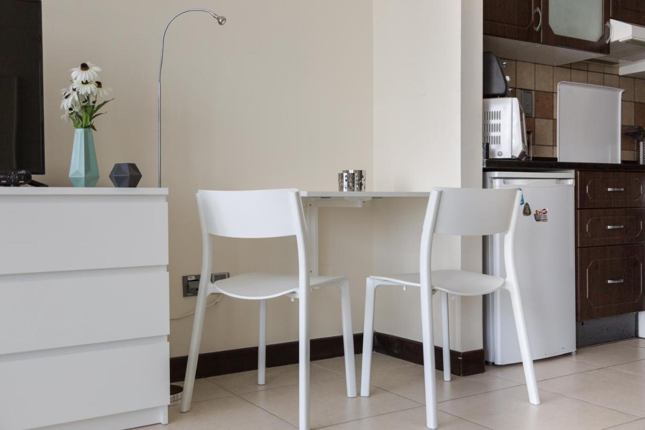 Higuests - Cozy Studio With Panoramic Views On The Lake Apartment Dubai Exterior photo