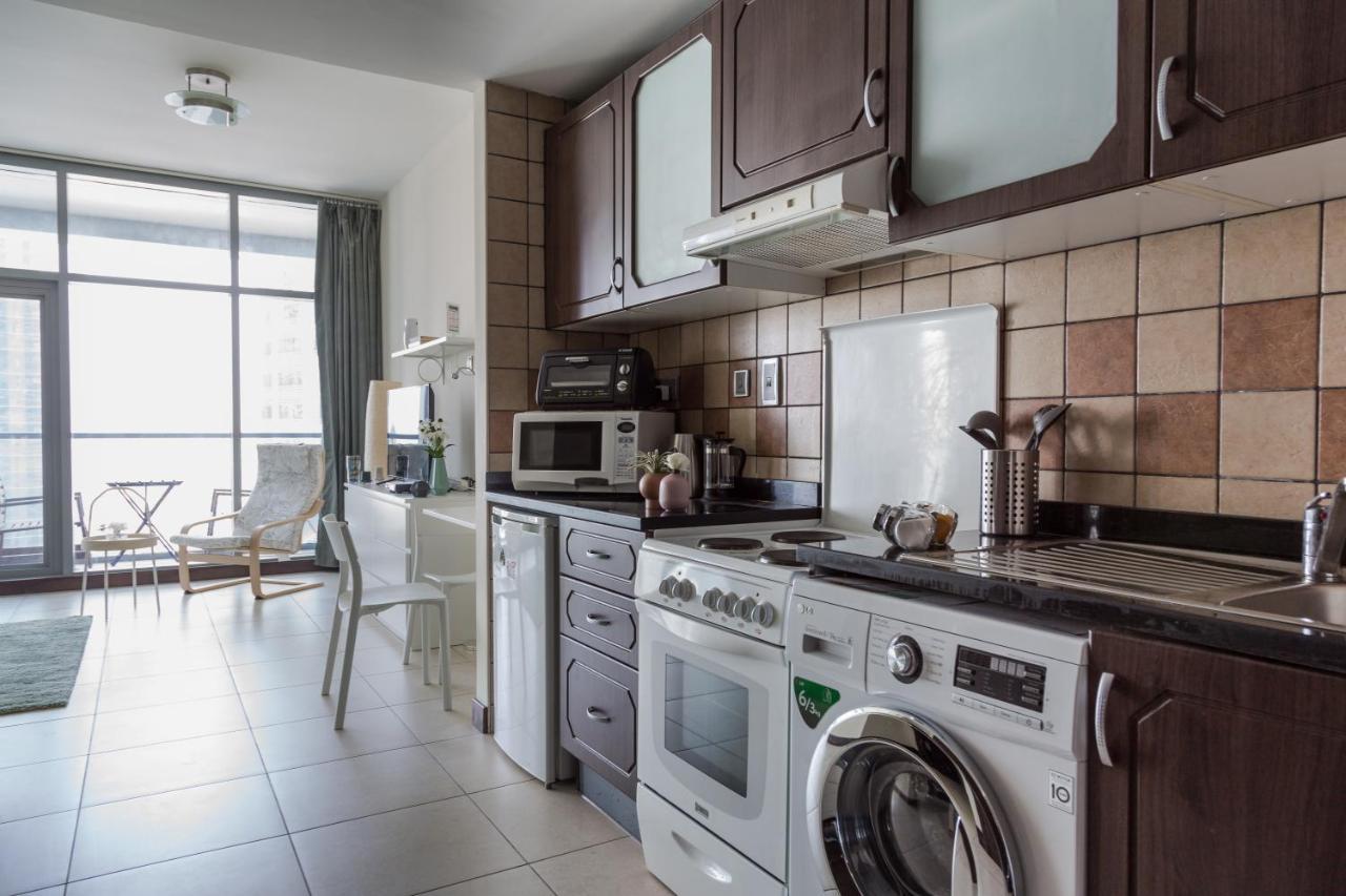 Higuests - Cozy Studio With Panoramic Views On The Lake Apartment Dubai Exterior photo